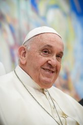 Papst-Franziskus-1-1365x2048